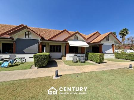 Pool and Mountain view 2 bed Townhouse