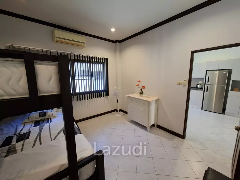 Pool and Mountain view 2 bed Townhouse