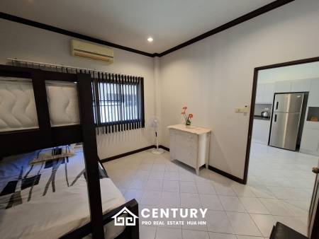 Pool and Mountain view 2 bed Townhouse