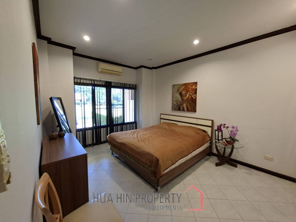 Pool and Mountain view 2 bed Townhouse