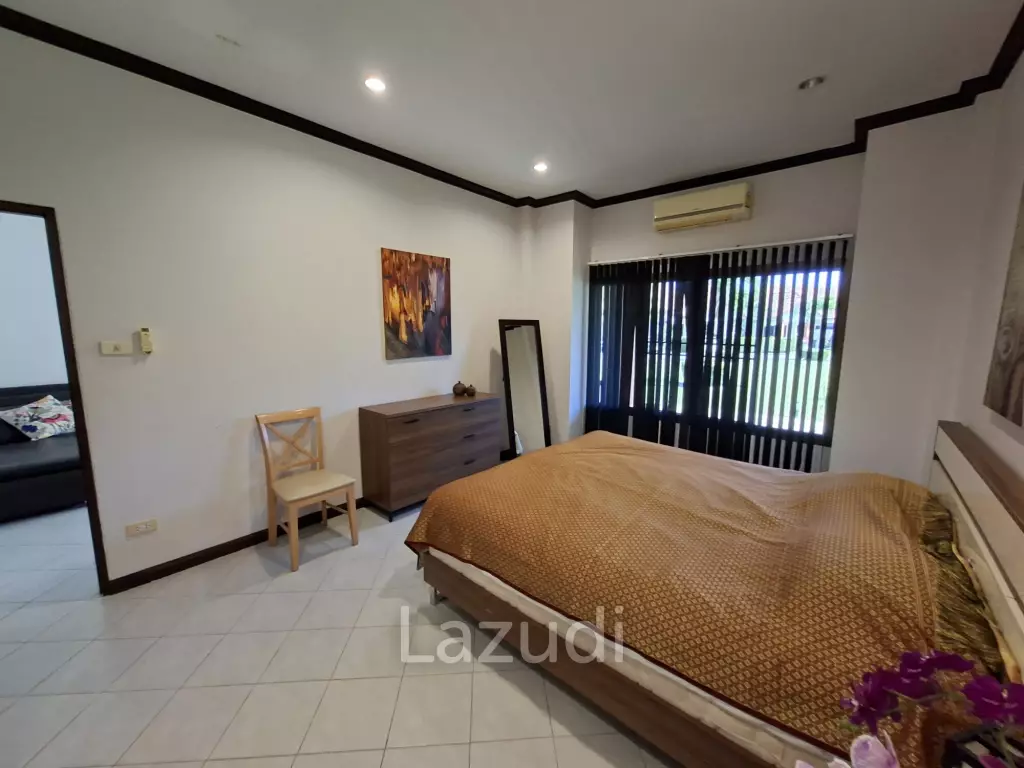 Pool and Mountain view 2 bed Townhouse