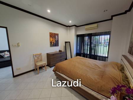 Pool and Mountain view 2 bed Townhouse