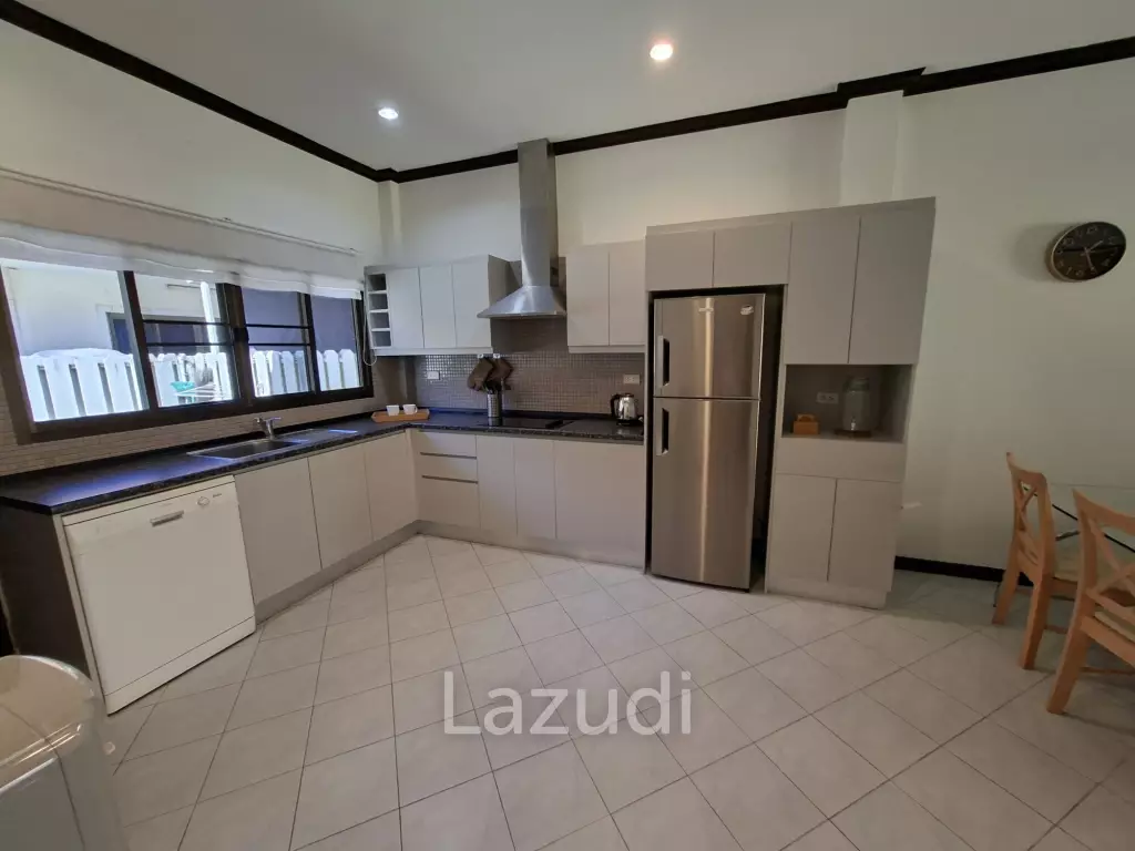 Pool and Mountain view 2 bed Townhouse