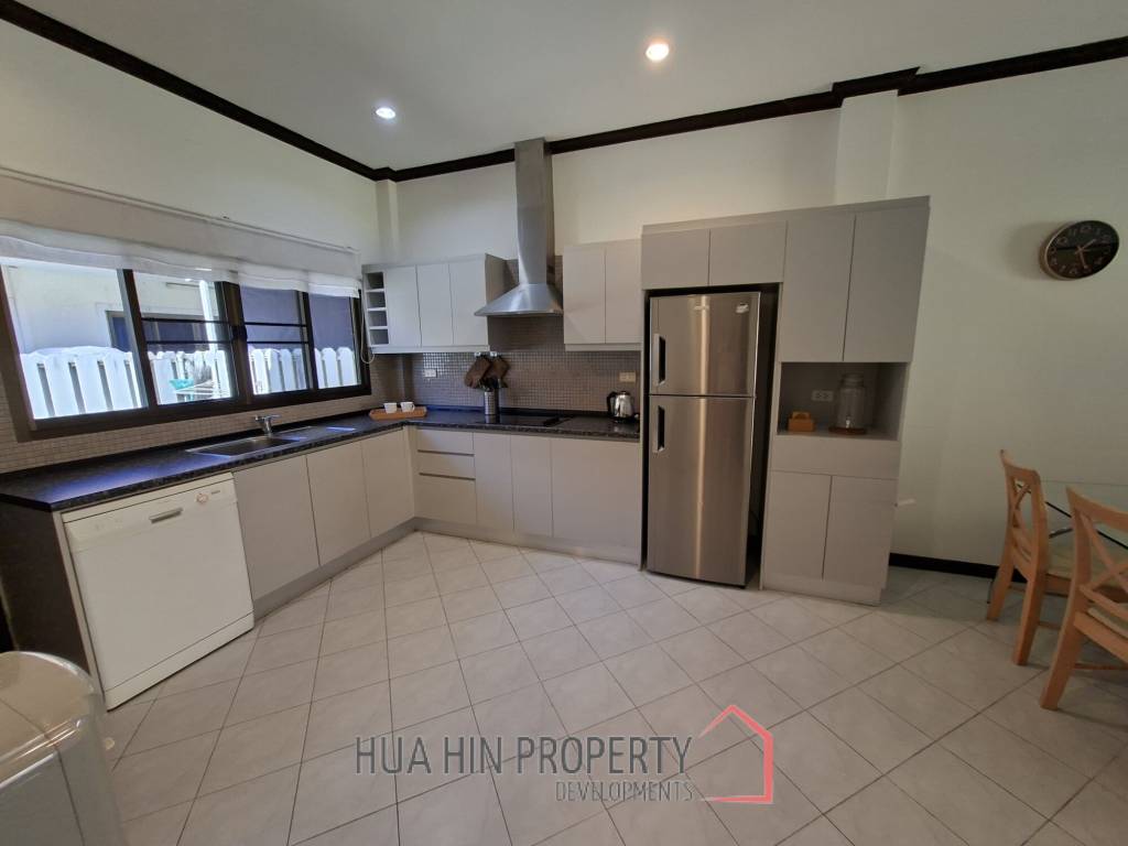 Pool and Mountain view 2 bed Townhouse