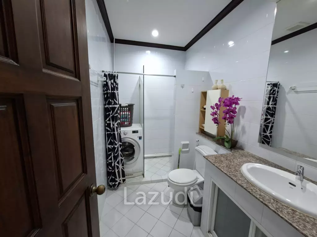 Pool and Mountain view 2 bed Townhouse