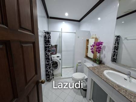 Pool and Mountain view 2 bed Townhouse