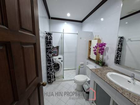 Pool and Mountain view 2 bed Townhouse