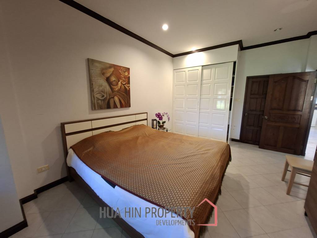 Pool and Mountain view 2 bed Townhouse