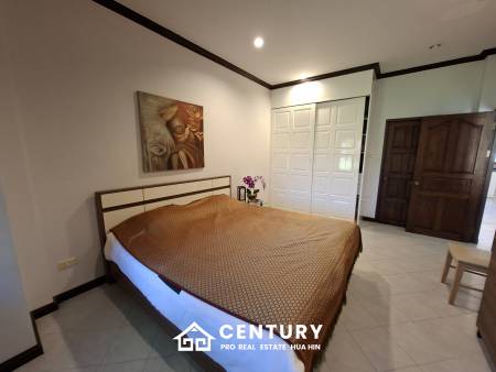 Pool and Mountain view 2 bed Townhouse