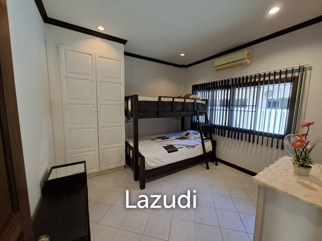 Pool and Mountain view 2 bed Townhouse