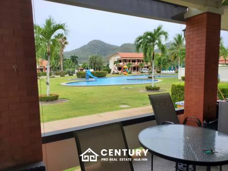 Pool and Mountain view 2 bed Townhouse