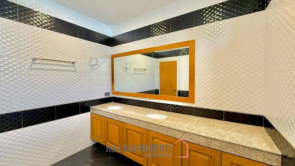 311 sqm pool villa in Lalisa View Resort Pran Buri