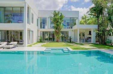 Modern Luxury 6-Bedroom Pool Villa at Laguna, Available for Sale and Rent