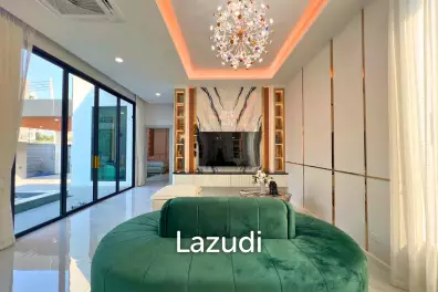 4 Bedroom 5 Bathroom Prestigious Pool Villa Living in Jomtien