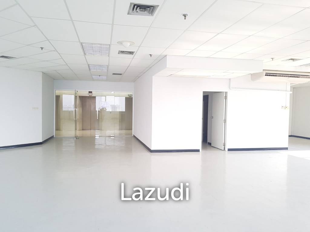 205 sqm Open Plan Office in Charn Issara Tower 1 Suriyawong Bang Rak