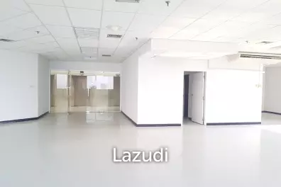 205 sqm Open Plan Office in Charn Issara Tower 1 Suriyawong Bang Rak