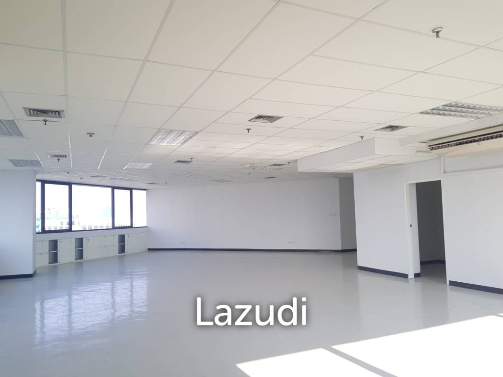 205 sqm Open Plan Office in Charn Issara Tower 1 Suriyawong Bang Rak