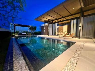 Brand-New 3-Bedroom Villa at Boat Avenue Residence for Rent