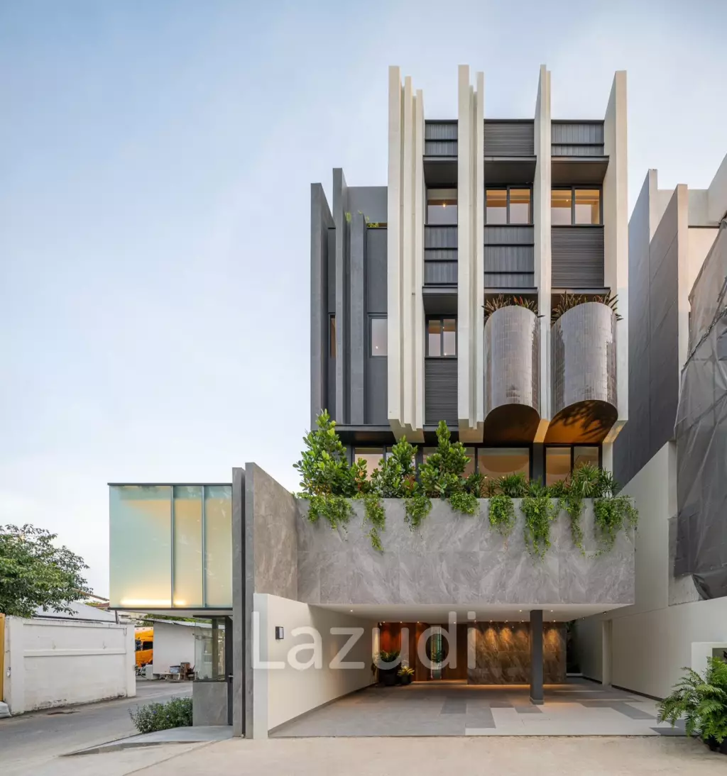 389 sqm modern detached home in Bang Chak Prakanong Bangkok