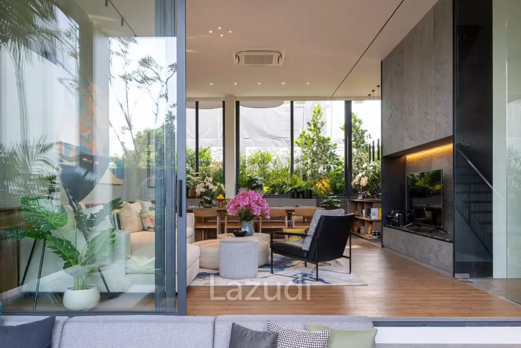 389 sqm modern detached home in Bang Chak Prakanong Bangkok
