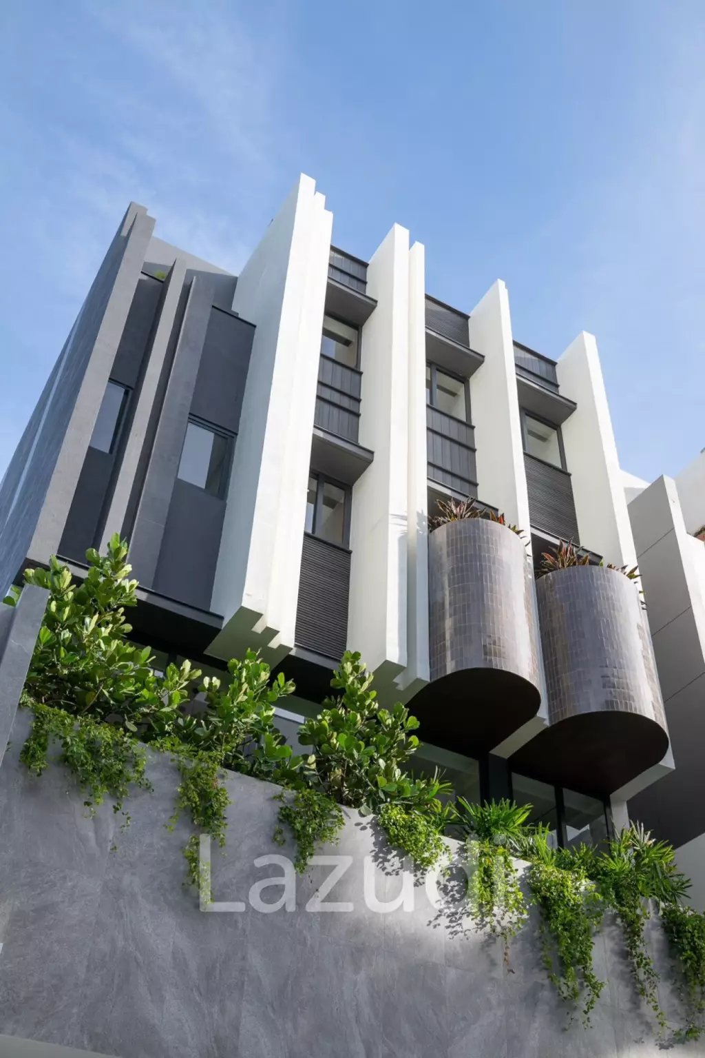 389 sqm modern detached home in Bang Chak Prakanong Bangkok