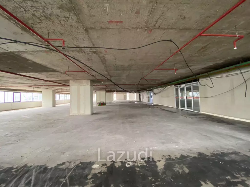 1300 sqm Shell Office Floor in Jewellery Centre Building Bang Rak Bangkok