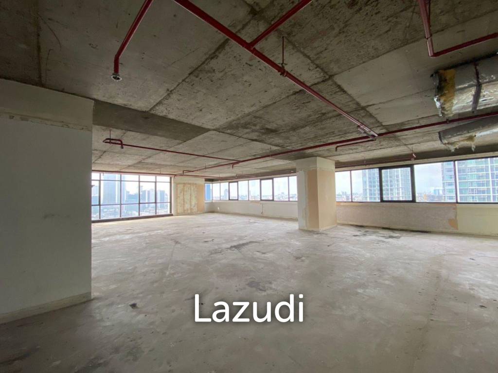 1300 sqm Shell Office Floor in Jewellery Centre Building Bang Rak Bangkok