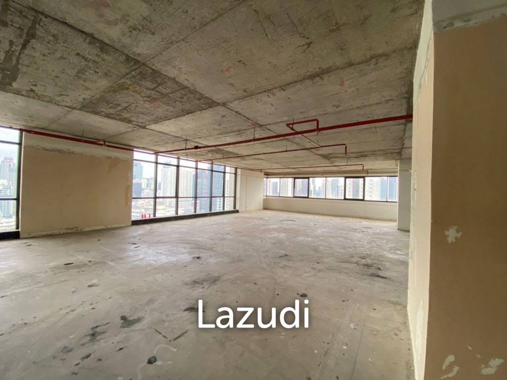 1300 sqm Shell Office Floor in Jewellery Centre Building Bang Rak Bangkok