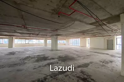 1300 sqm Shell Office Floor in Jewellery Centre Building Bang Rak Bangkok