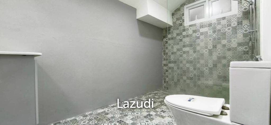 4 Bedroom 4 Bathroom 300 SQ.M. European Thai House