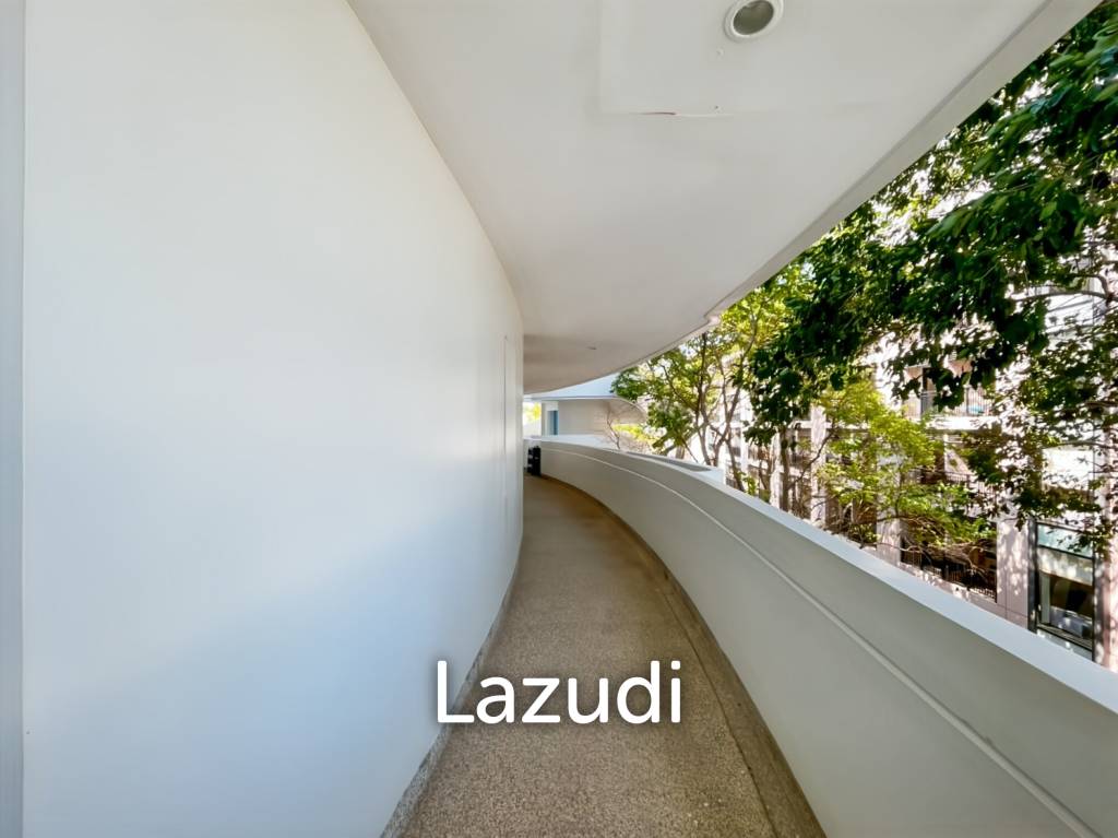 120 sqm Beachfront Condo at Baan Chai Talay Hua Hin with Large Balcony