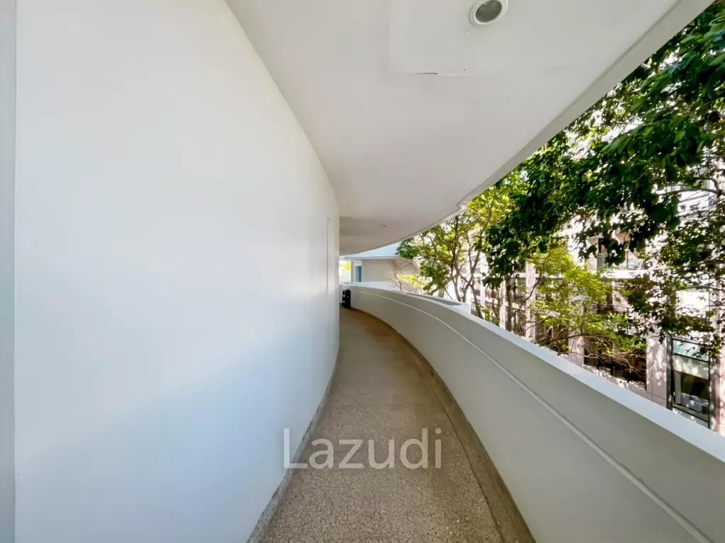 120 sqm Beachfront Condo at Baan Chai Talay Hua Hin with Large Balcony