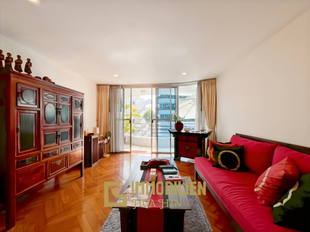 120 qm Wohnfläche / 2 Schlafzimmer + 2 Badezimmer / großer Balkon