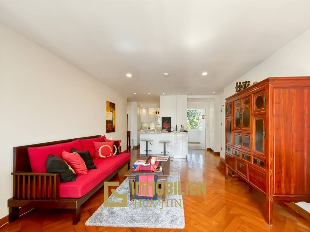 120 qm Wohnfläche / 2 Schlafzimmer + 2 Badezimmer / großer Balkon