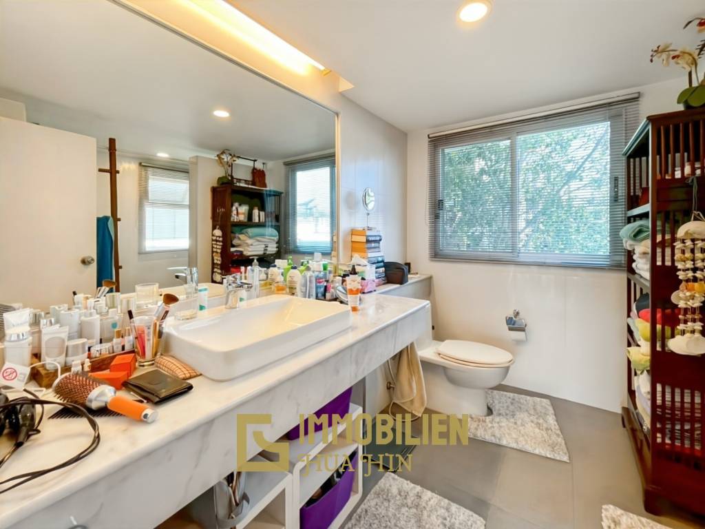 120 qm Wohnfläche / 2 Schlafzimmer + 2 Badezimmer / großer Balkon