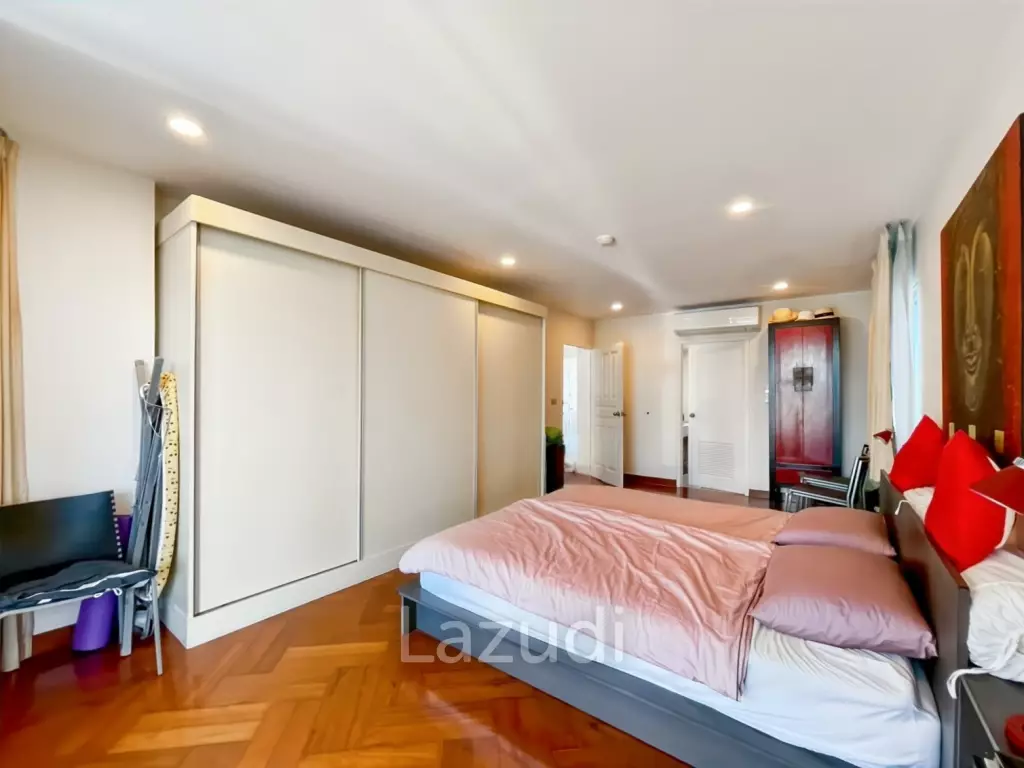 120 sqm Beachfront Condo at Baan Chai Talay Hua Hin with Large Balcony