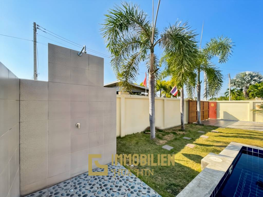 privater Pool / pflegeleichter Garten / 2 Schlafzimmer + 2 Badezimmer