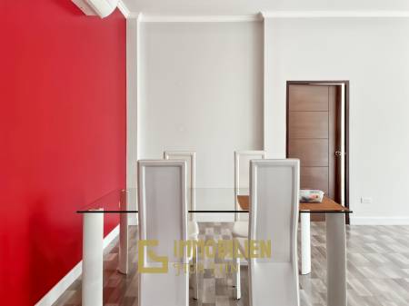 privater Pool / pflegeleichter Garten / 2 Schlafzimmer + 2 Badezimmer