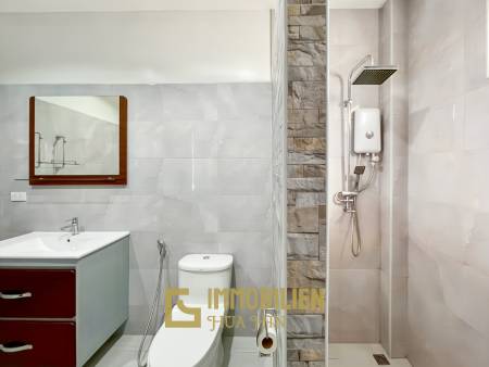 privater Pool / pflegeleichter Garten / 2 Schlafzimmer + 2 Badezimmer