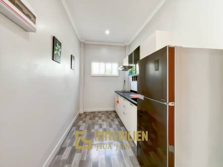 privater Pool / pflegeleichter Garten / 2 Schlafzimmer + 2 Badezimmer