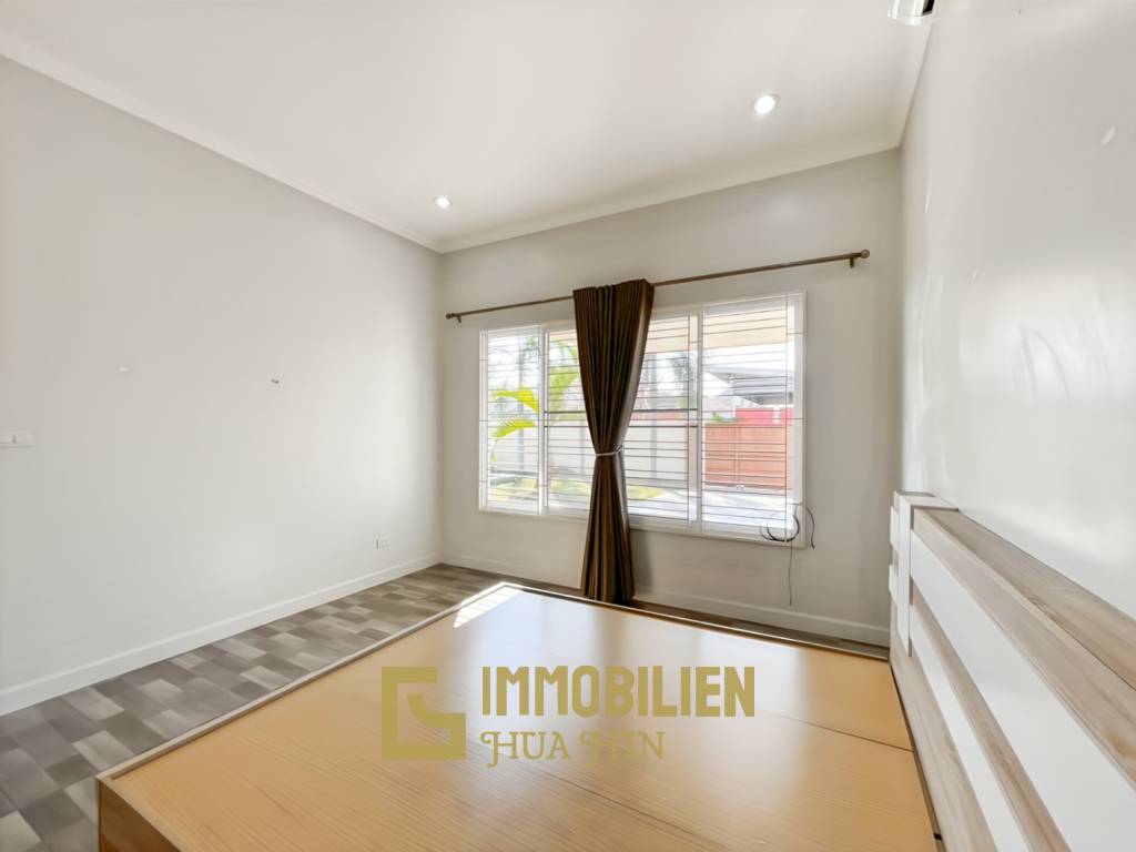 privater Pool / pflegeleichter Garten / 2 Schlafzimmer + 2 Badezimmer