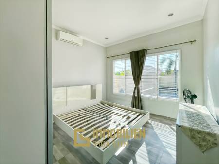 privater Pool / pflegeleichter Garten / 2 Schlafzimmer + 2 Badezimmer