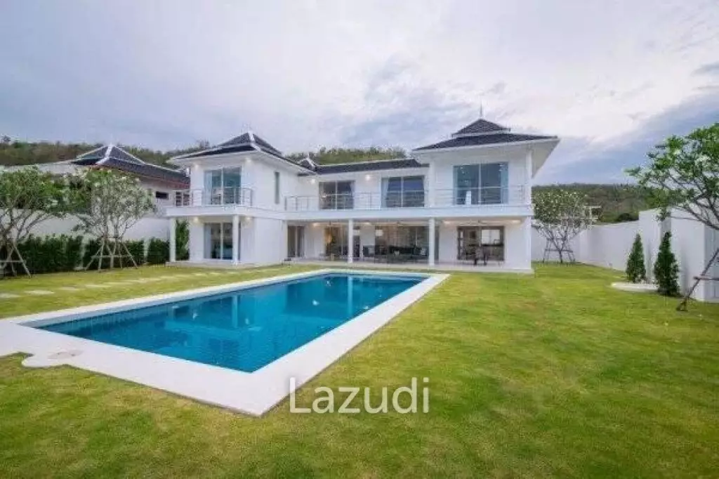 Best Quality & Luxury 2-Storey Pool Villa 4BR Near Town