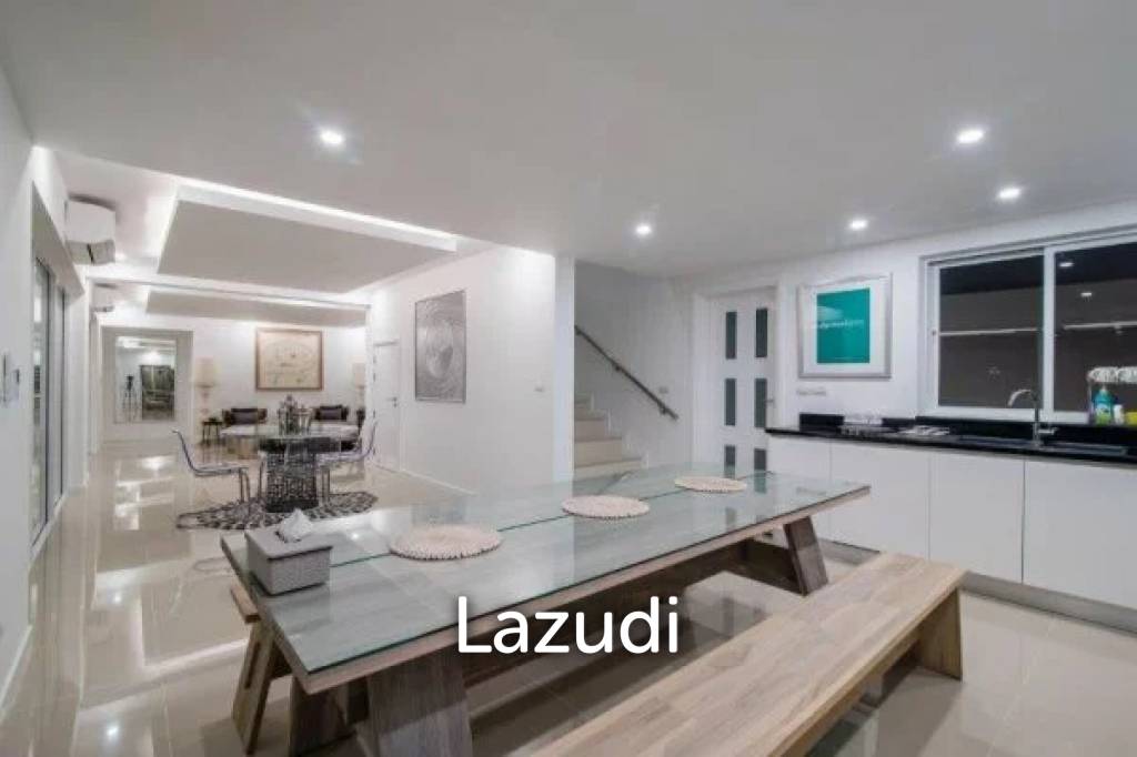 Best Quality & Luxury 2-Storey Pool Villa 4BR Near Town