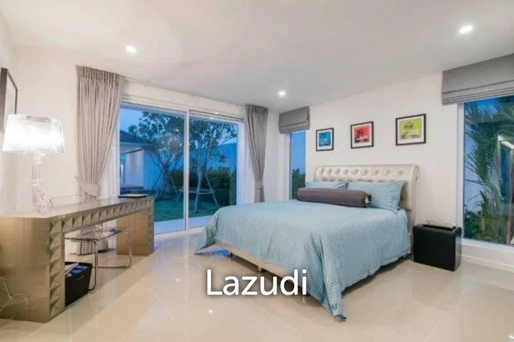 Best Quality & Luxury 2-Storey Pool Villa 4BR Near Town