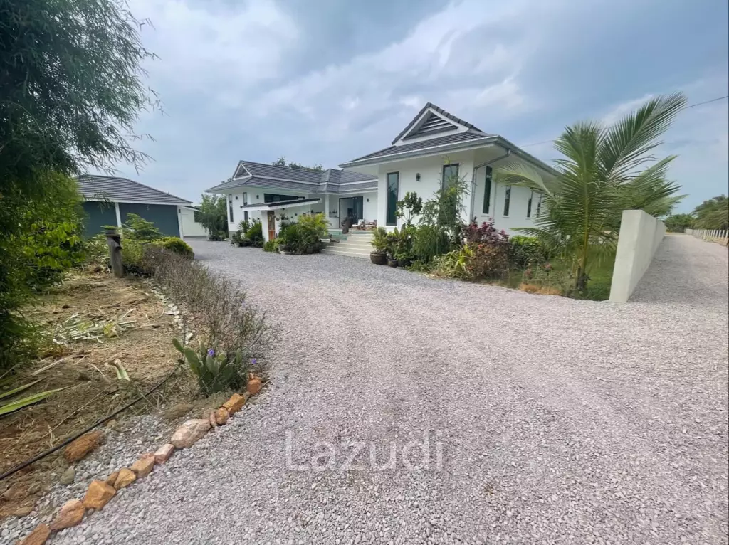 7,790 sq m plot of land / private fish pond / 420 sq m living and terrace space