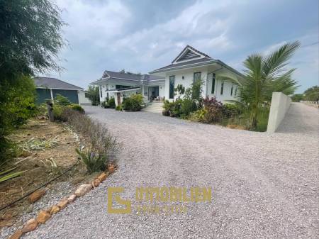 7.790 qm Grundstück / privater Fischeich / 420 qm Wohn- und Terrassenfläche