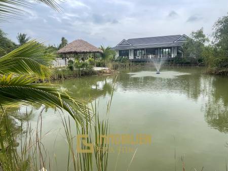 7.790 qm Grundstück / privater Fischeich / 420 qm Wohn- und Terrassenfläche