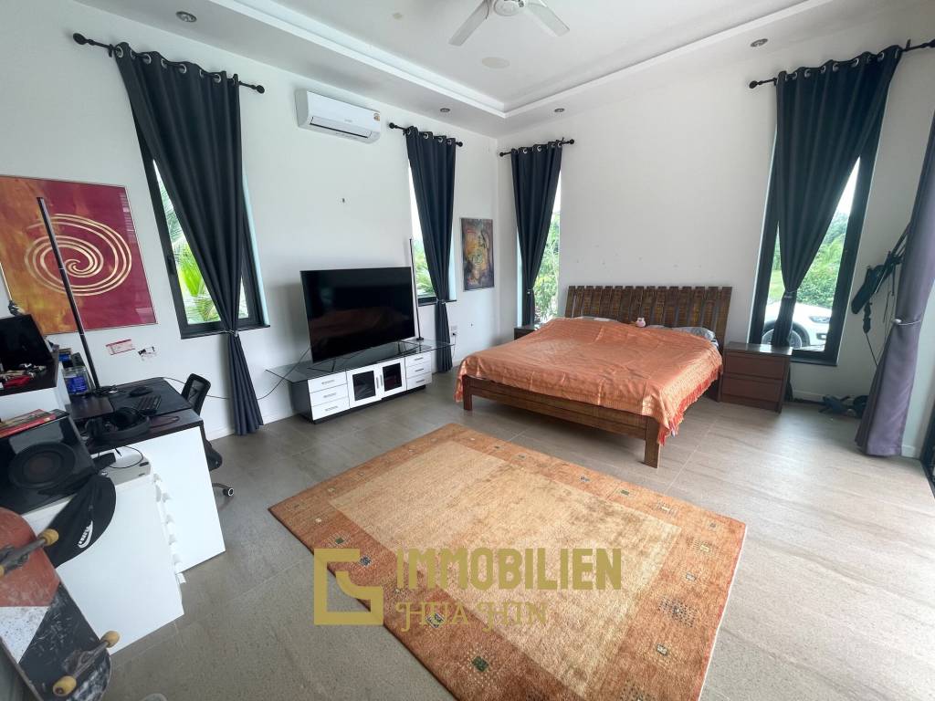 7.790 qm Grundstück / privater Fischeich / 420 qm Wohn- und Terrassenfläche