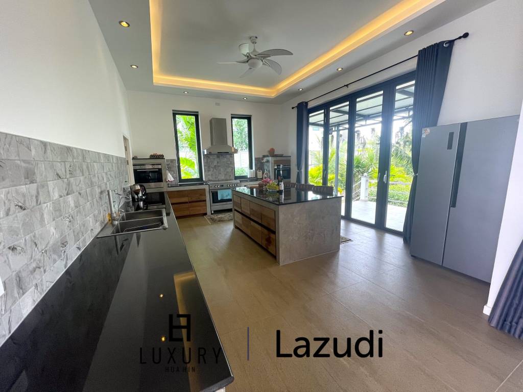 7,792 metro cuadrado 3 ` 4 Baño Villa de Venta